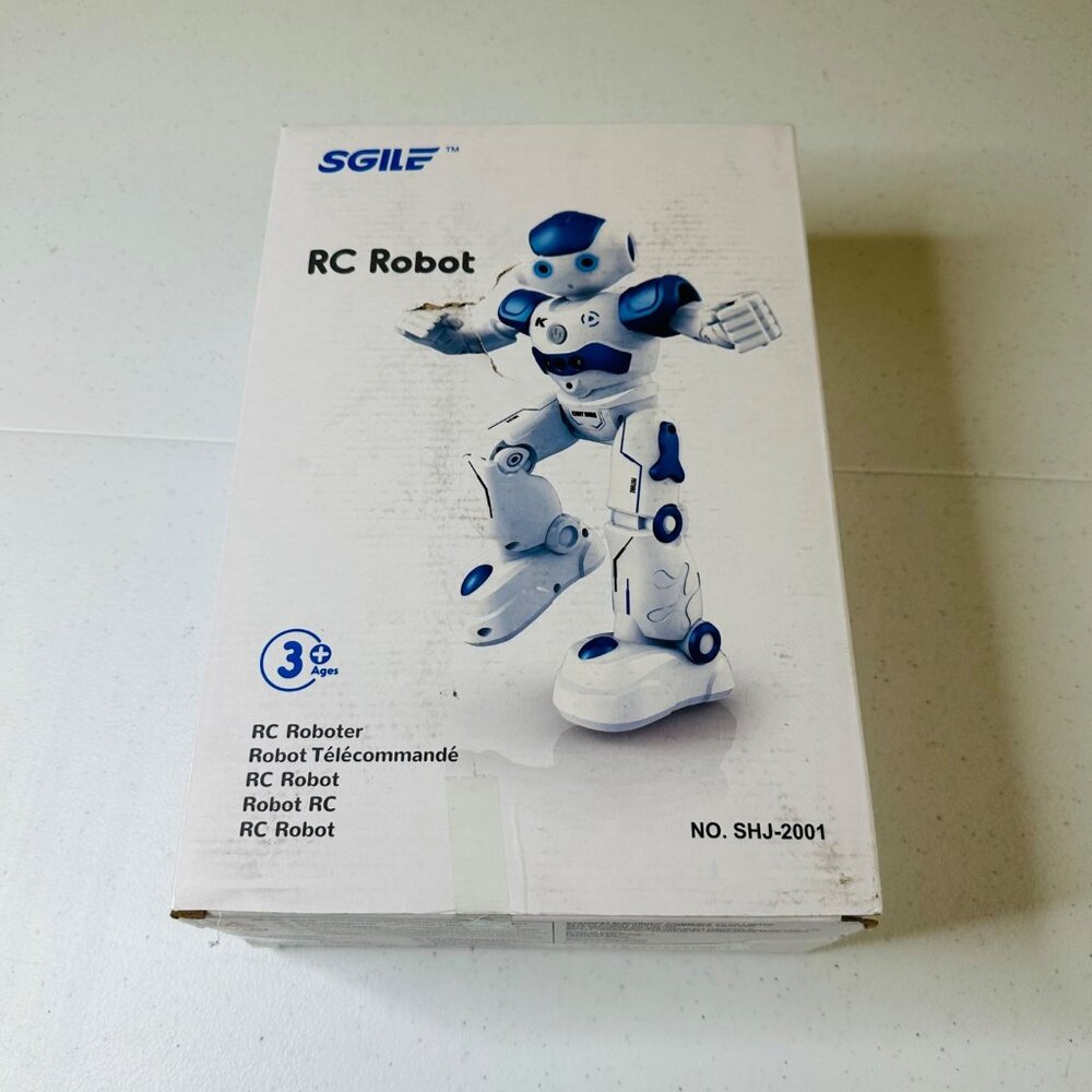 Remote Control Robot With Remote Control & Interactive Features RC Robot - Picture 10 of 16